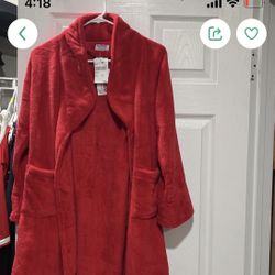 Women Red Robe Size Small 