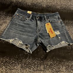 Womens NWT sz29" Levi Strauss cut off shorts midrise slim through hip