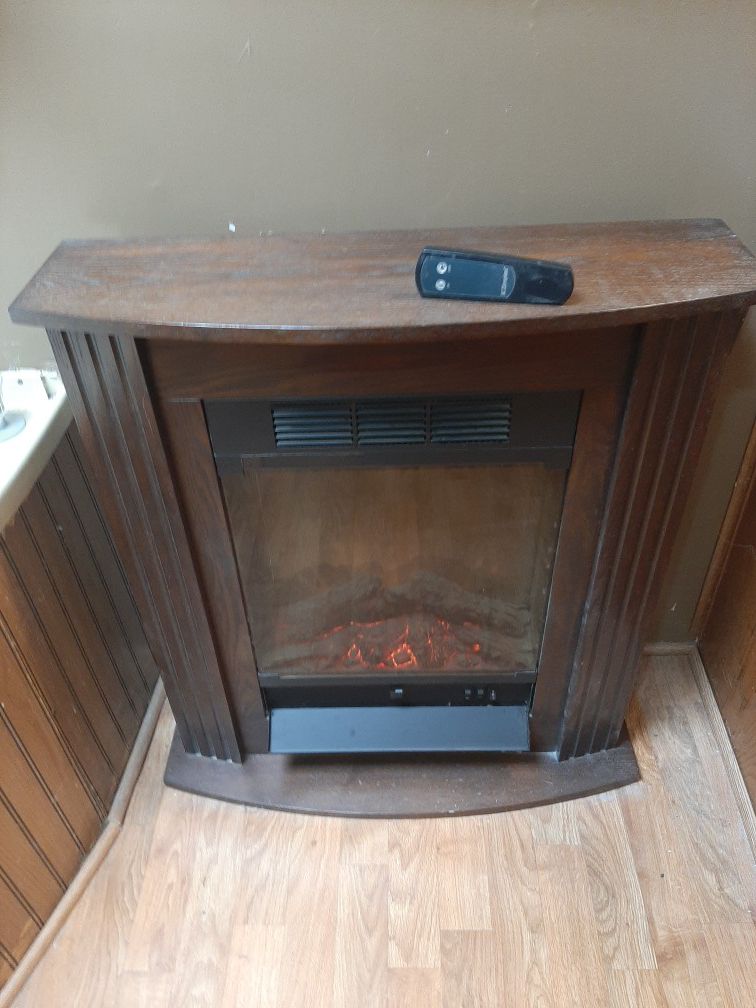 Fireplace/heater with remote.