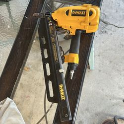 DEWALT D51844 Pneumatic Full Round Head Framing Nailer