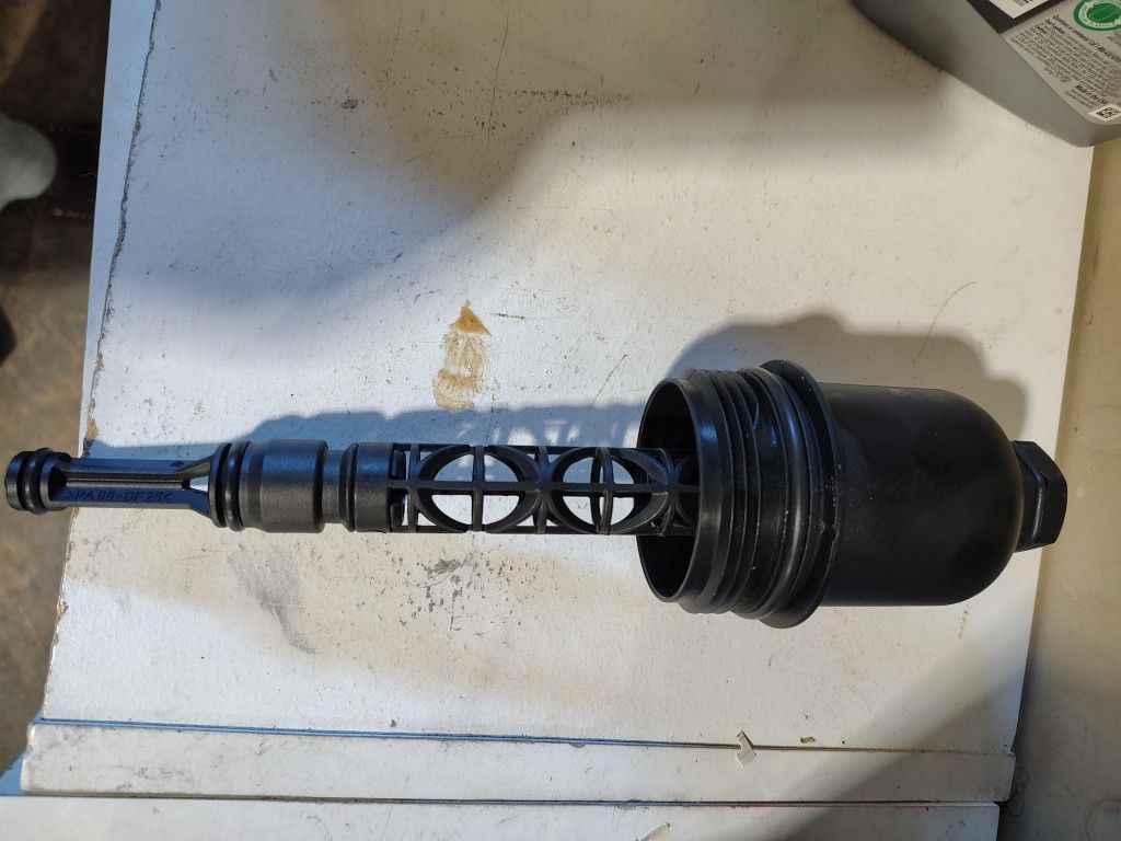 Mercedes Benz C230 Oil Filter Housing