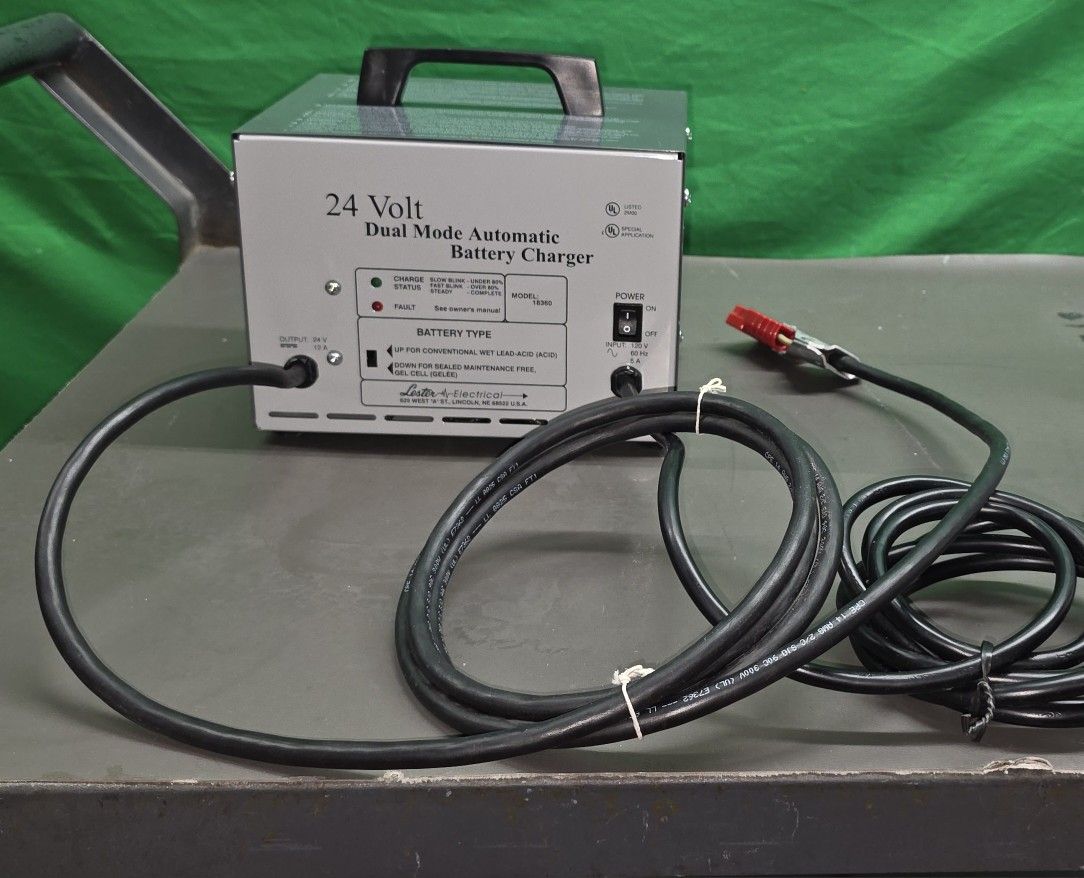 Lester Electrical 24 Volt Dual Mode Automatic Battery Charger Model 18