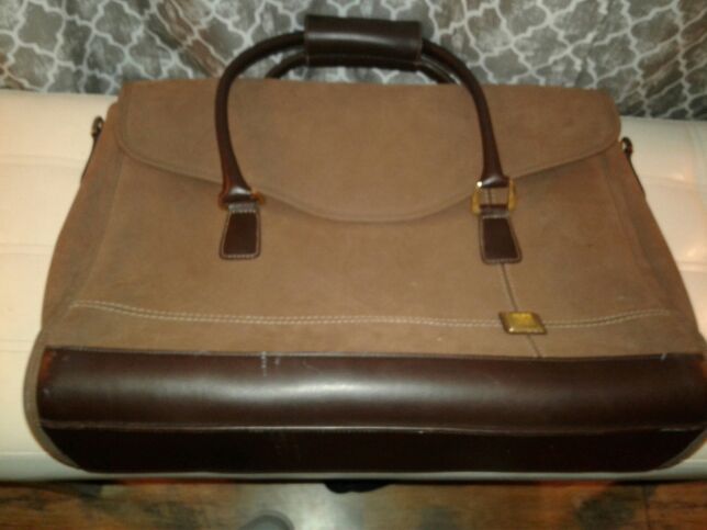 Authentic Dvf Diane Von Furstenberg messenger bag good condition