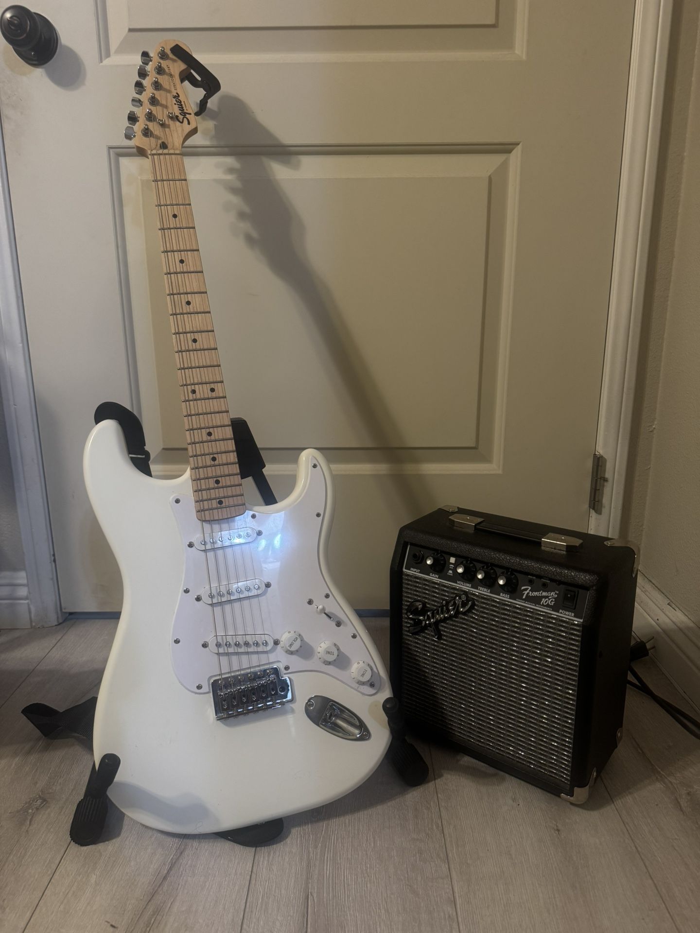 Squier Stratocaster + Fender Amp nd Accessories