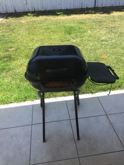 Grill with wheels