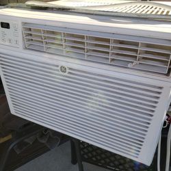 14,000 Btu Ac Works Grrat Barely Used