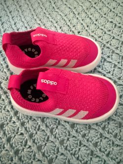 Adidas shoes size 8c like new