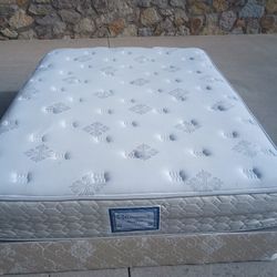 Sealy Queen Mattress And Box Spring 