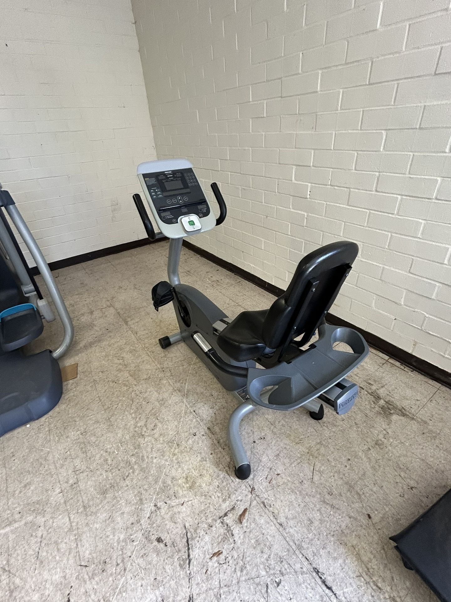 Precor 846i Recumbent Bike