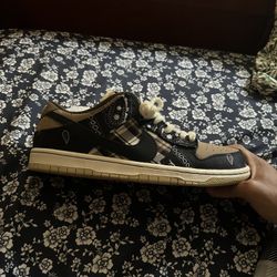 TRAVIS SCOTT SB DUNKS GRAILED SIZE 11