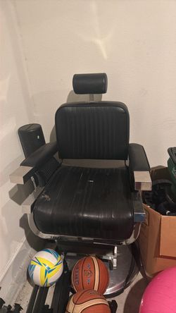 Black Leather Barber Chair with Chrome Frame