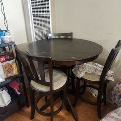 Tall Table 3 Chairs 