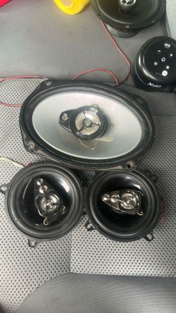 Boss and kicker speaker