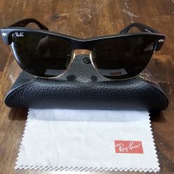 Ray-Ban Matte Black On Gold Clubmaster Oversized