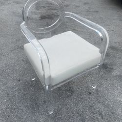 Set Of 5 Brand New Plexi-Craft Bee Chairs