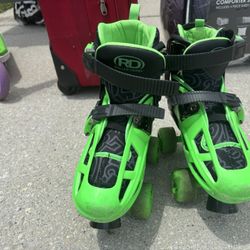 Kids 4 Wheel Skates Size 4-7Y
