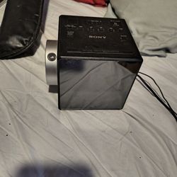 Sony ICF-C1PJ AM/FM Dual Alarm Clock Radio Nature Sound w/Time Projection