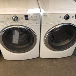 Whirlpool Washer and Gas Dryer Set 