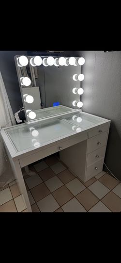 ✨ Luxury Vanity with Bluetooth & LED Mirror ✨
