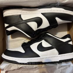 Nike Dunk Low Panda size 7y New 
