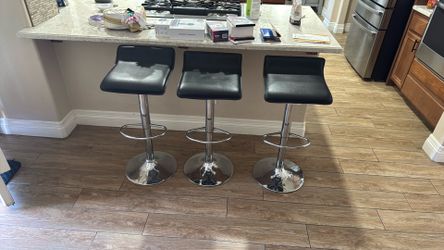 3 bar stools