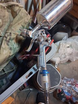 Paint guns