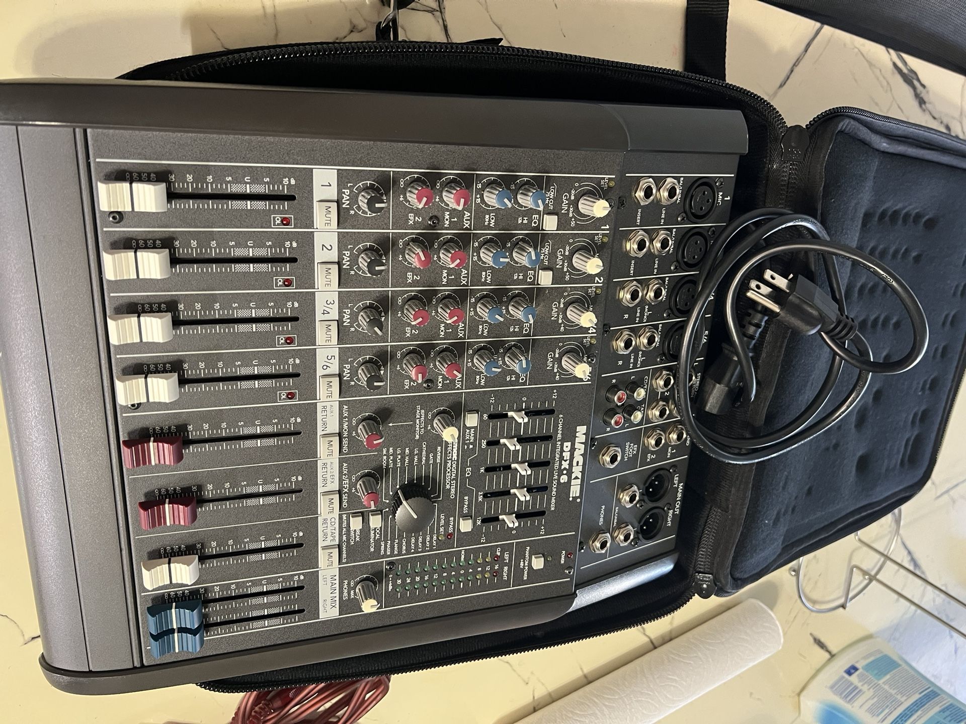 Mackie DFX 6 Live Mixer