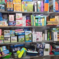 Over 1000 Toys And Books 