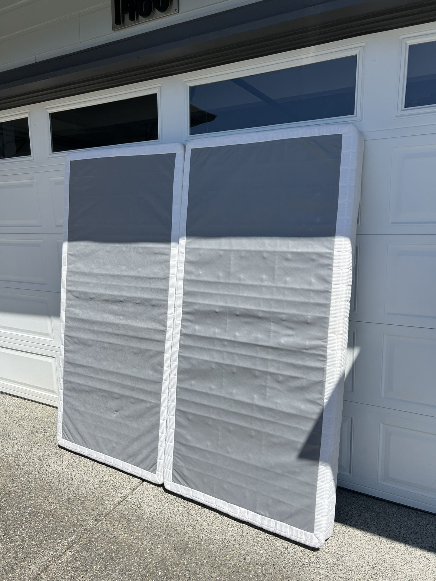 King Bed Box  Spring For Mattress - I pay For Pickup 