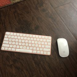 Magic Keyboard with Touch and Mouse Color Orange 🍊 READ DESCRIPTION NO 📦  PICK UP ONLY NO TRADE 👉FIRM ON PRICE👈  ONLY CASH 💵 💲125 FOR BOTH 