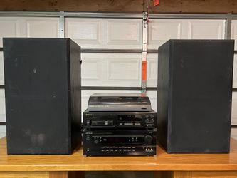 Stereo With Speakers