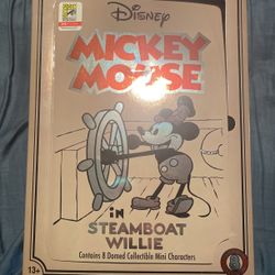 comic con exclusive. Steamboat Willy Domez set. Disney
