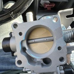 Throttle Body For Toyota Corolla Or Matrix Celica 