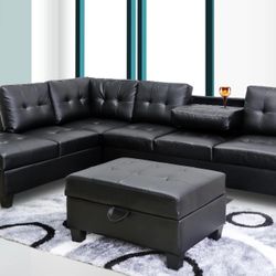 Lindera Black Sectional With Ottoman

