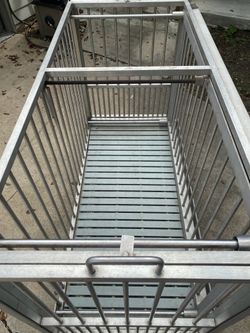Large Squeeze Cage
