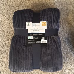 Queen size blanket