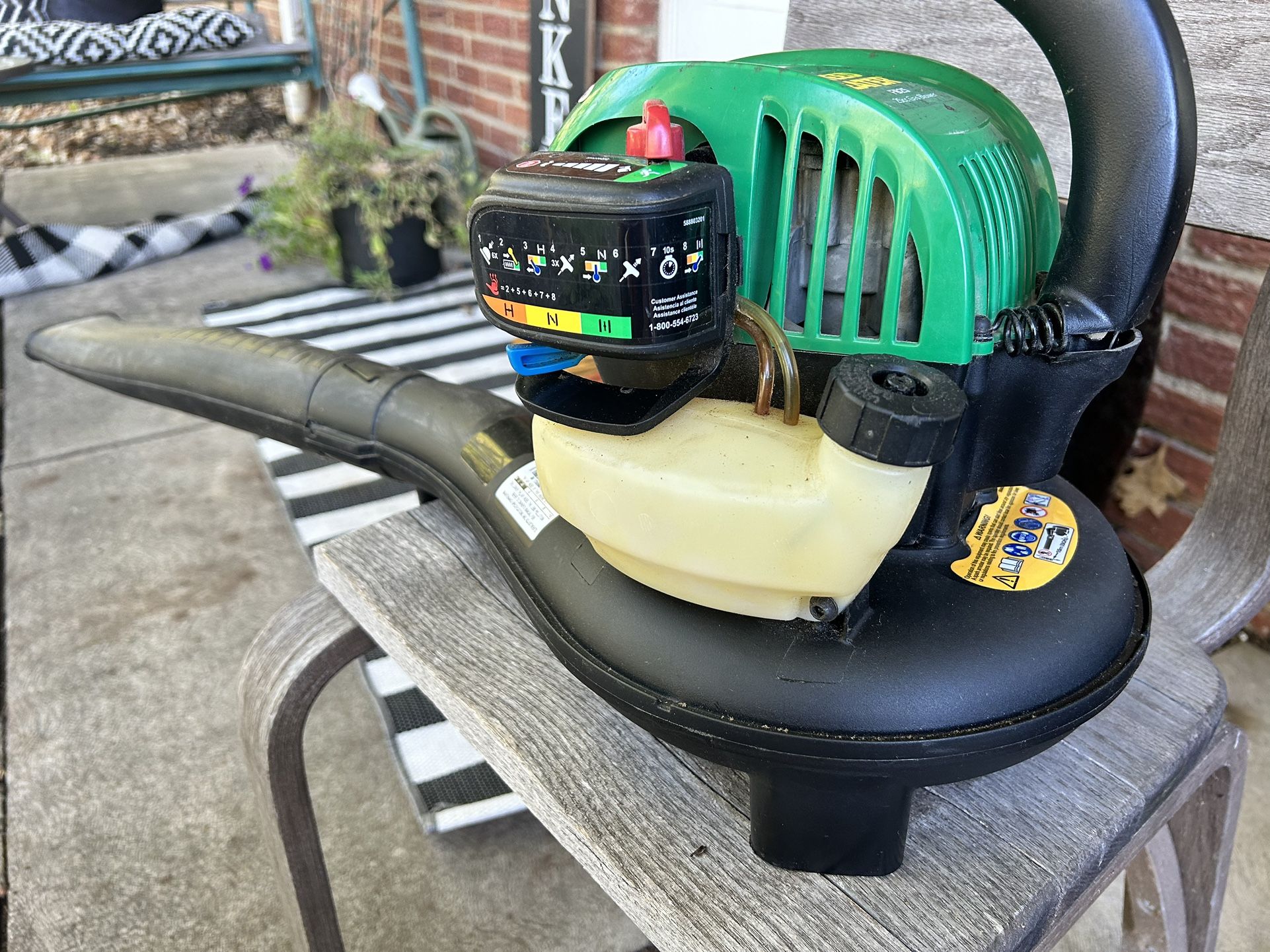 Weed Eater Brand Leaf Blower 25cc