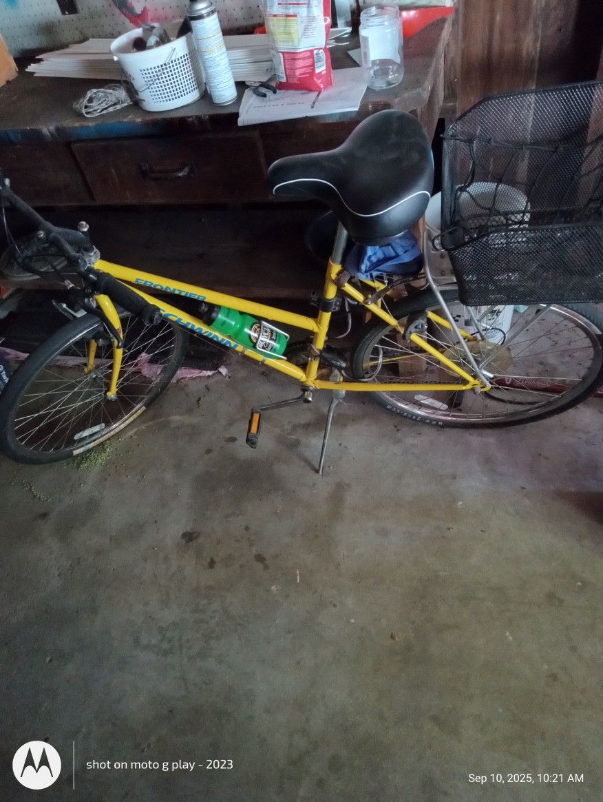 Mid Or Late '90s Schwinn Bicycle Frontier MTb