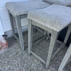 6 Stools For Free