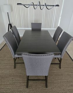 Dining Table Set with 6 Chairs + Chandelier – Like New