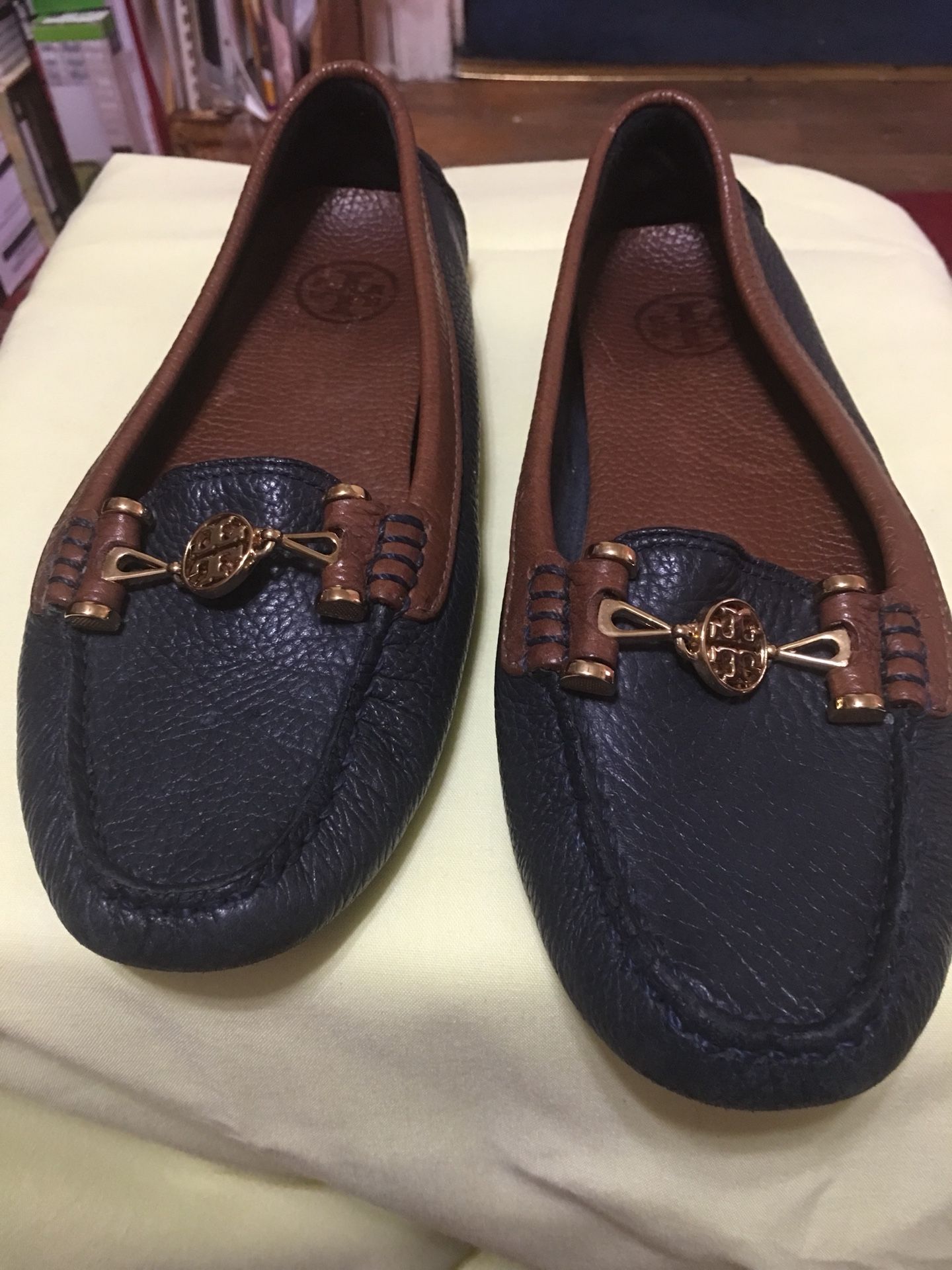 TORY BURCH MOCCASIN SIZE 8 1/2