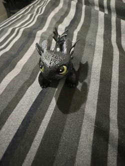 DreamWorks How To Train Your Dragon Toothless PVC Mini Figure 2013 Toy Figure