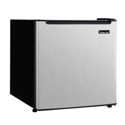 1.7 cu. ft. Mini Refrigerator - MAGIC CHEF