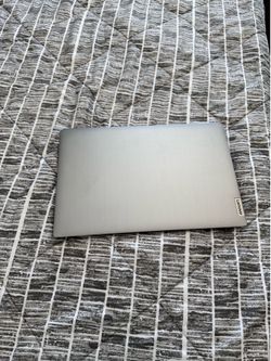 Lenovo IdeaPad 3 Laptop – Intel i5, 8GB RAM, 256GB SSD, Windows 11