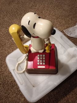 Like new Snoopy phone 80.00