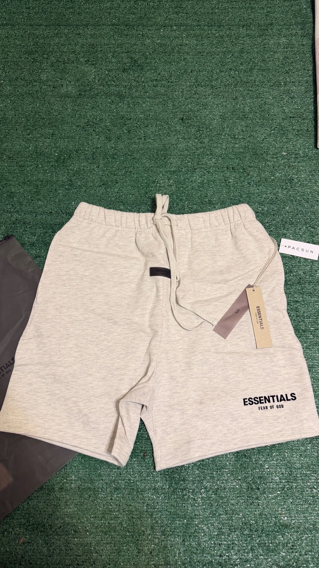 Short y hoddies essentials ( todos los sizes disponibles)