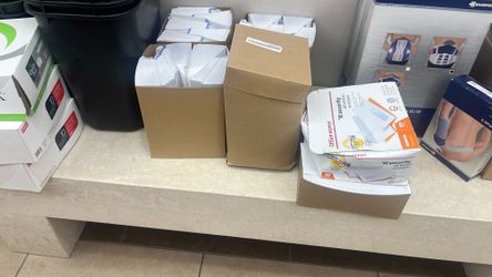 Mailing envelopes (left and right window)