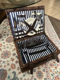 Picnic basket for 2