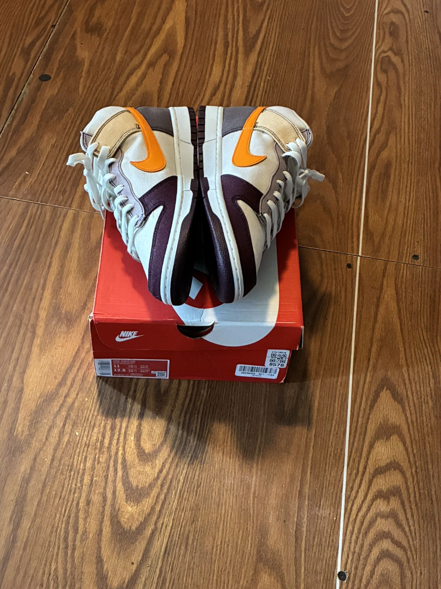 Nike Dunk Mid