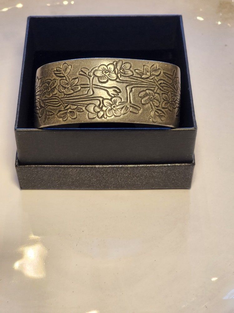 Vintage Salisbury Pewter December Large Bracelet